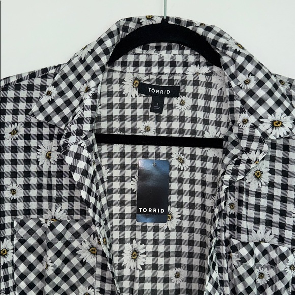 Torrid Daisy Print Black & White Checkered Kimono Duster - Picture 8 of 10